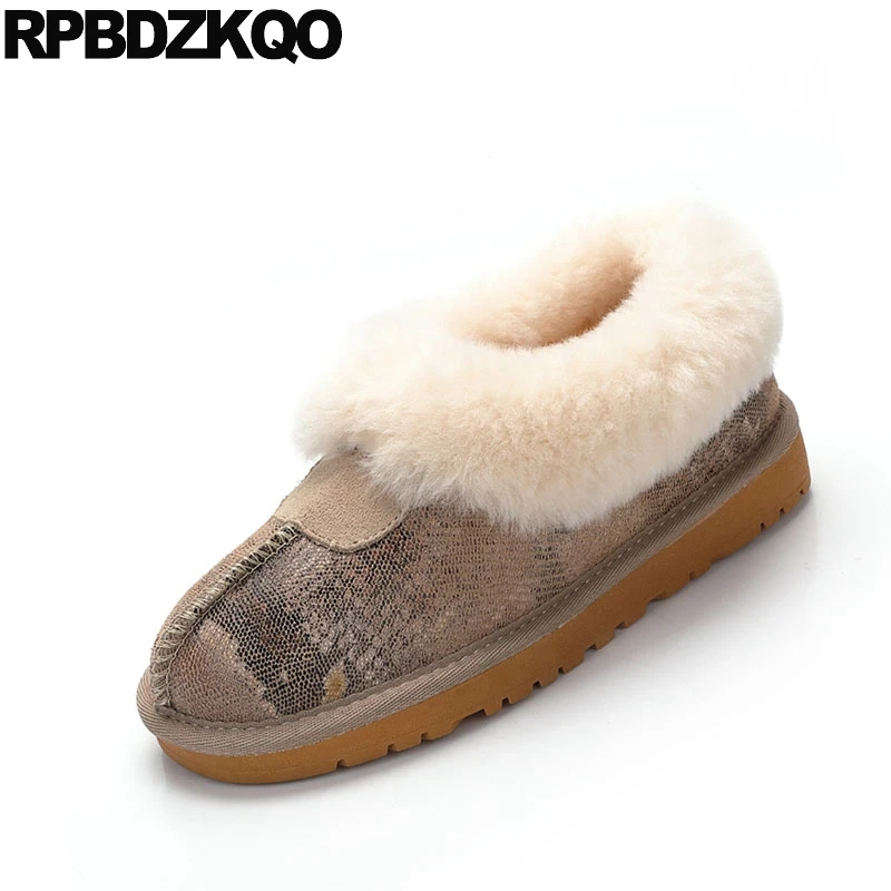 Короткие замшевые меховые зимние сапоги без застежек из австралийского меха