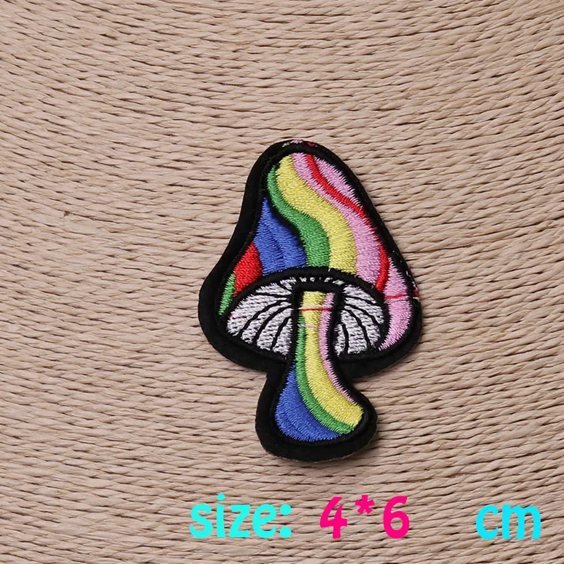 1 шт красочные грибы железа на вышитые патч для ткани мультфильм значок