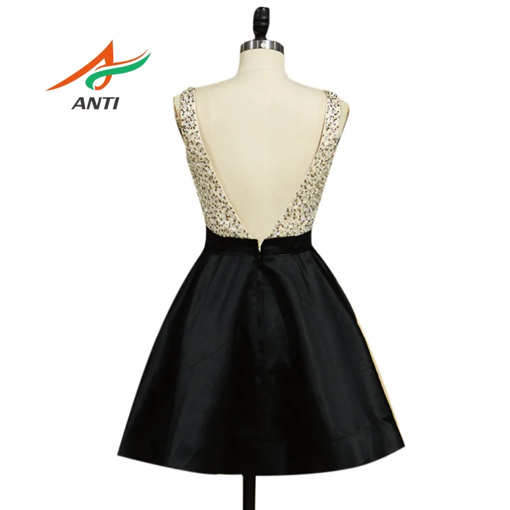 Элегантное платье для выпускного вечера цвета шампанского и черного короткое