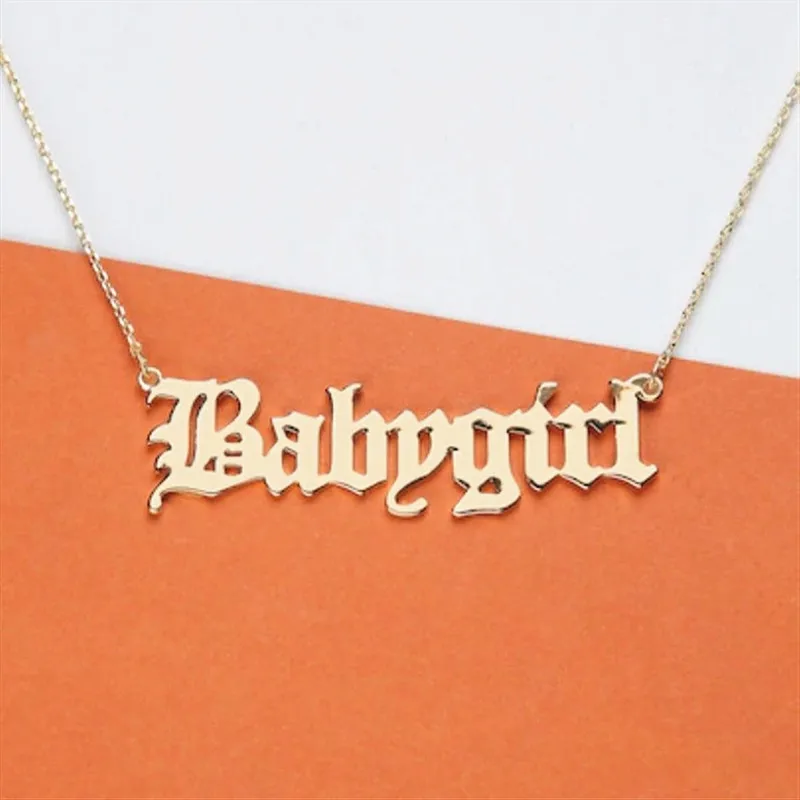 Babygirl Старый английский шрифт ожерелье для новорожденных девочек с надписью