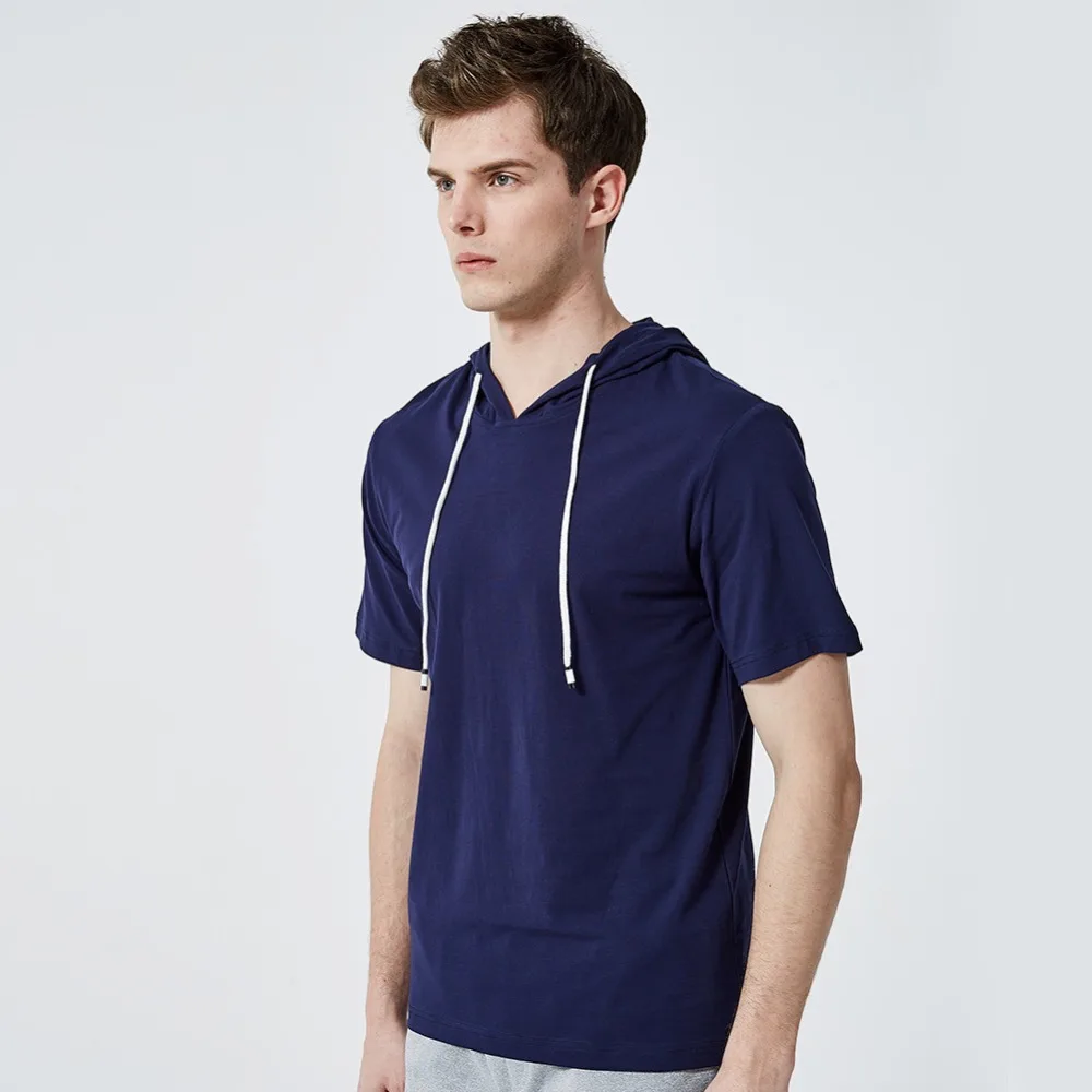 Мужская хлопковая футболка с капюшоном и карманом короткий рукав лето 2018