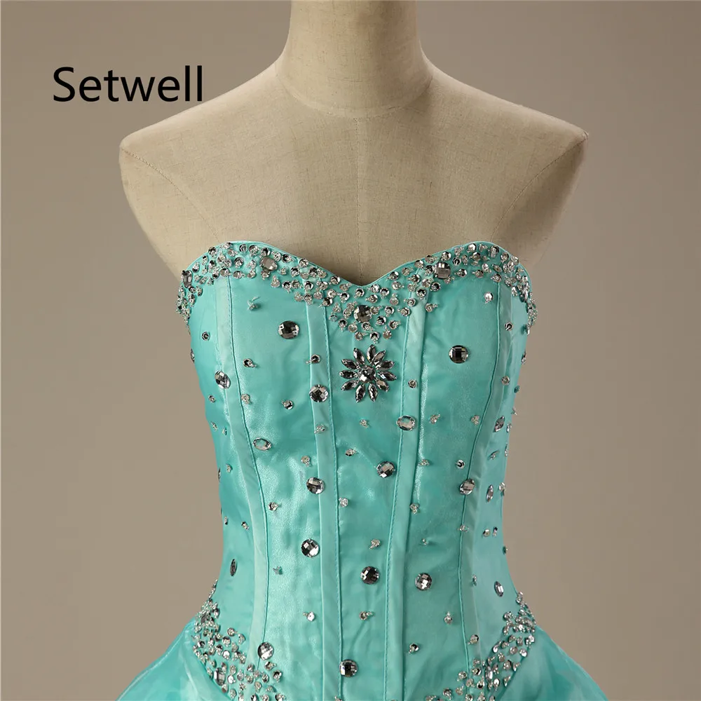 Sweatheart Прекрасный рукавов бисером платья выпускного вечера слоистых назад на