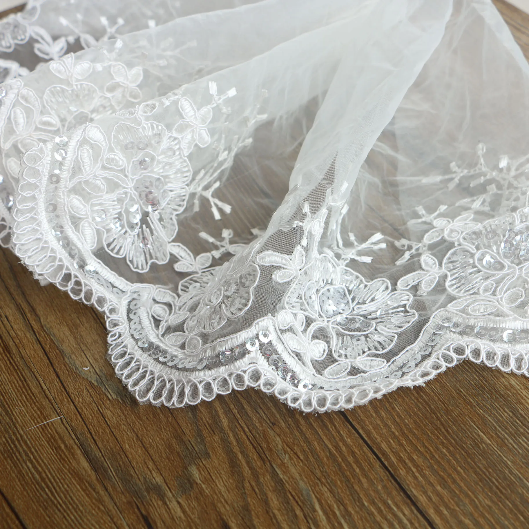 Газовое водорастворимое трехмерное вышитое блестками кружевное свадебное