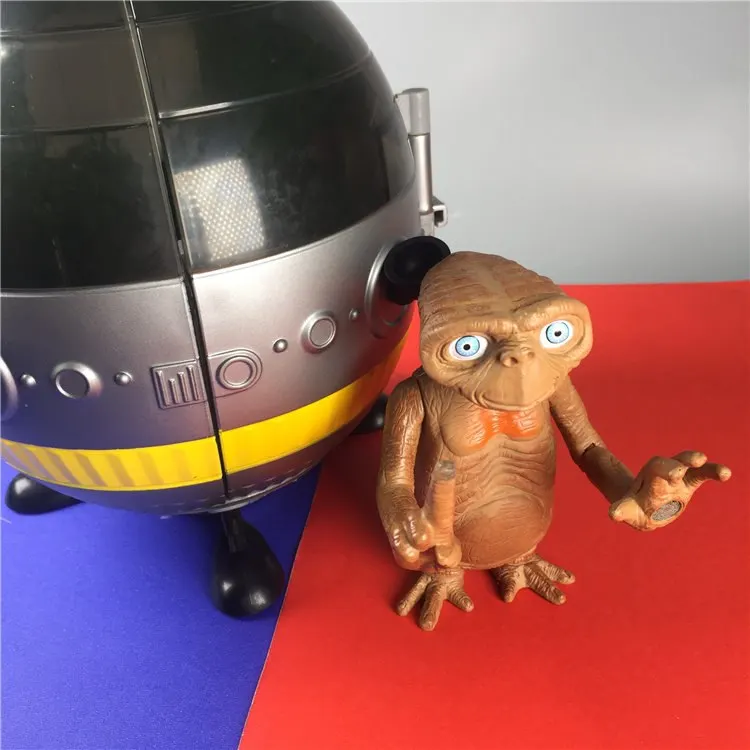 S 2001 S Гараж Комплект ET чужой E.T Рисунок ПВХ кукла в космическом корабле фигурку Коллекционная модель игрушки в коробке