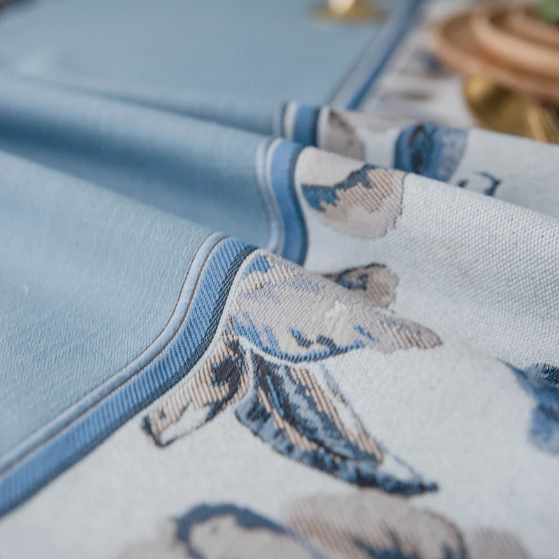 Классическая декоративная скатерть с вышивкой синяя плотная прямоугольная для