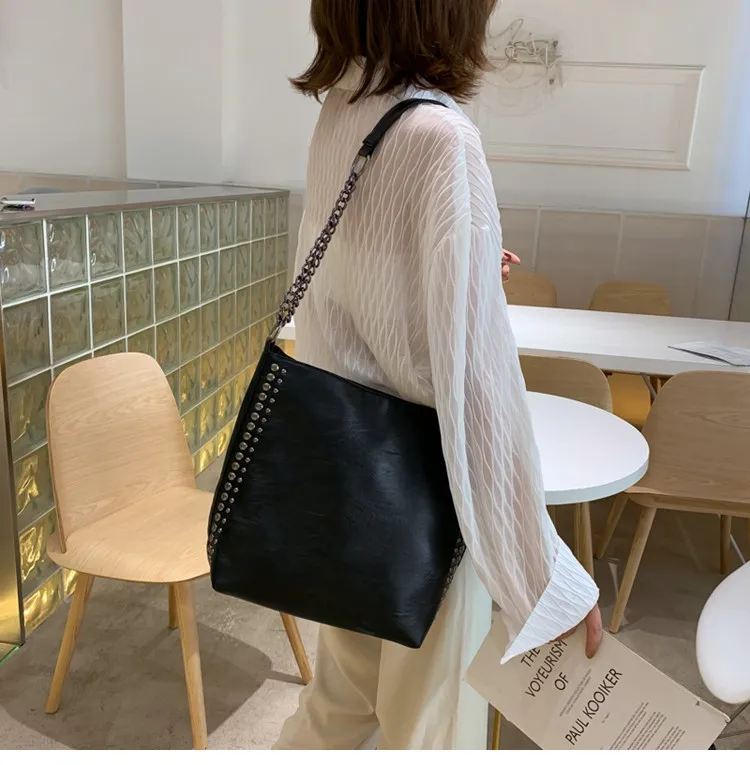 Women Shoulder bag Large Capacity Rivet chain design lady handbags black ladies hand bags big totes bolsas crossbody bags