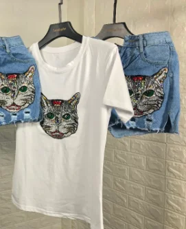 Amolapha Женская мода кошка футболки+ джинсы костюмы мультфильм ручной вышивки женщина футболка в алмазах короткие джинсовые штаны наборы - Цвет: Белый
