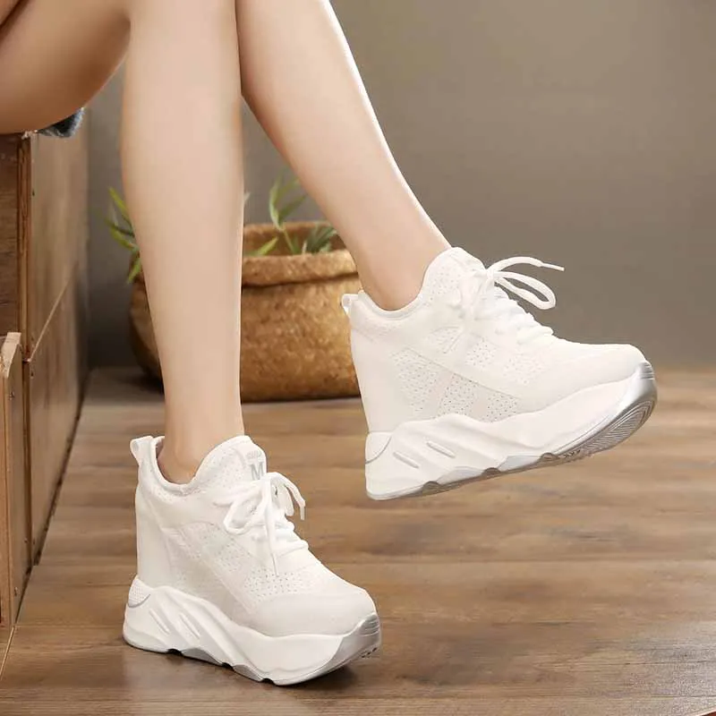 Женские сетчатые туфли на платформе белые кроссовки танкетке 12 см со шнуровкой