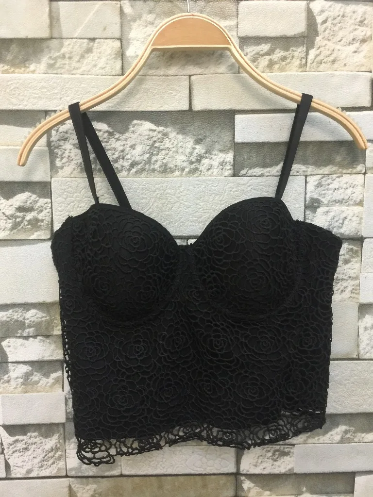 Женский кружевной корсет без бретелек однотонный облегающий на тонких