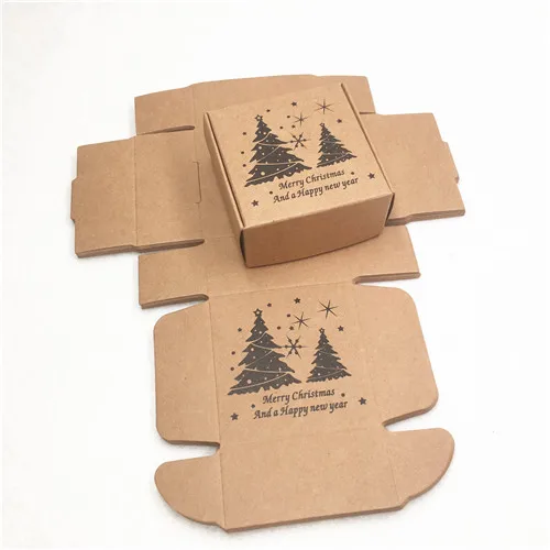 

100pcs 6.5*6.5*3cm multi pattern Brown Aircraft Gift Boxes And Merry Christmas Gift/Jewelry/pie/Handicraft/Sugar Packing Boxes