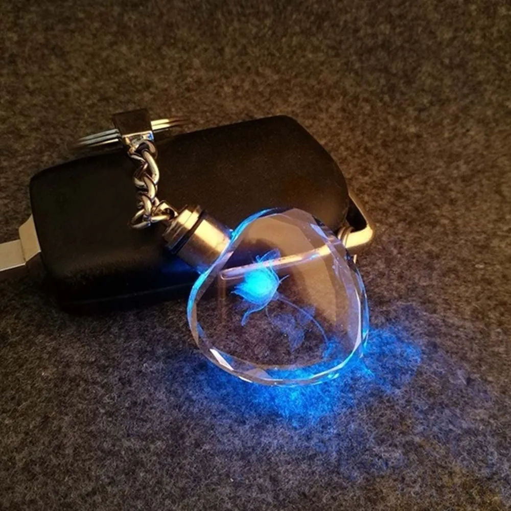 Брелок для ключей в форме сердца с кристаллами и розой яркий брелок фонариком из