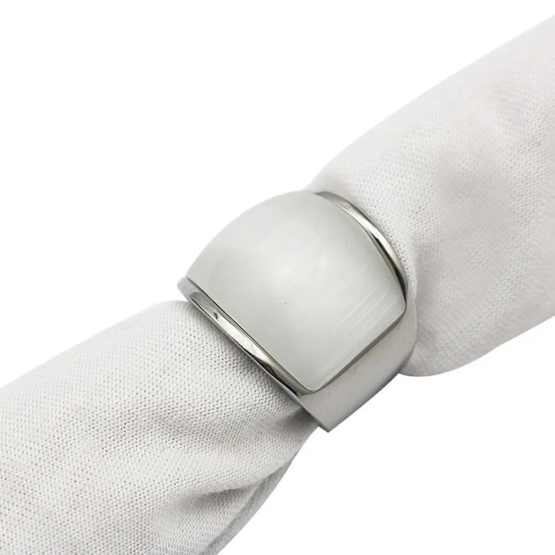 Hot Fashion Opal Retro Ring for Women White Stone with Stainless Steel Finger Rings Jewelry Charm Christmas Gift