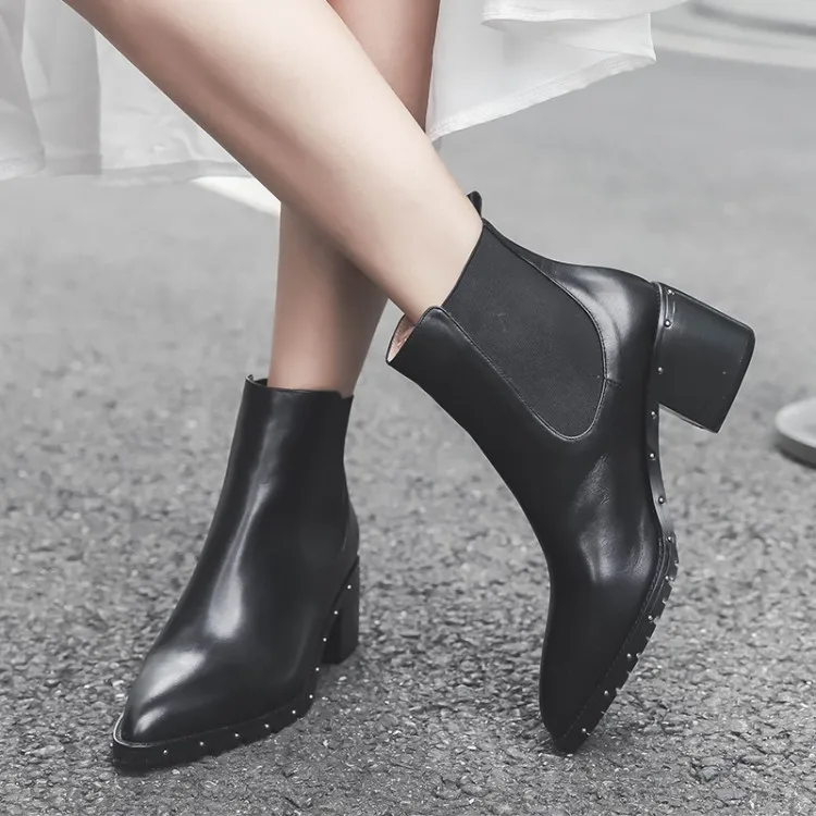 

Women's Shoes