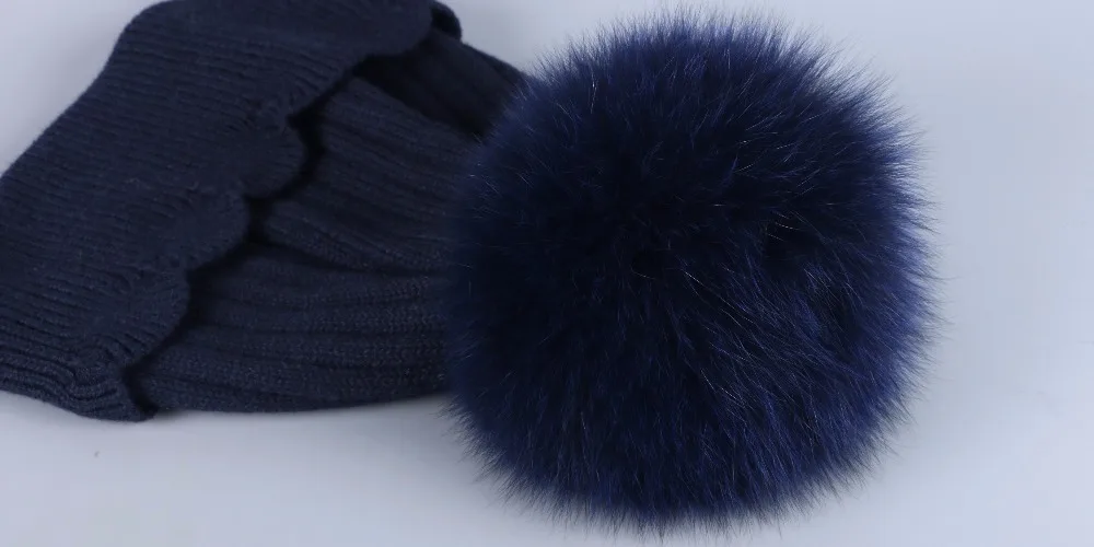 

OHCOXOC New Women Beanies Real Fox Fur Pom Poms Ball Cap Keep Warm Beanies Skullies Solid Gray Stripe Autumn Winter Hat