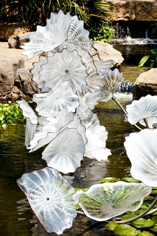 Стеклянные тарелки Lotus Wall Art из муранского стекла круглые настенные белого цвета