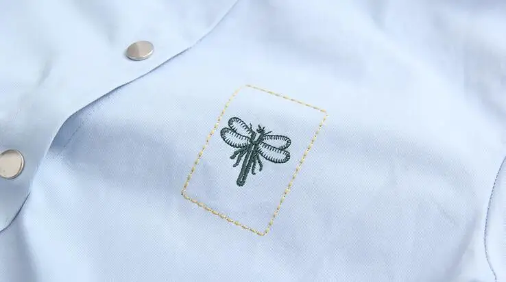 Женская куртка с капюшоном однобортная Базовая Повседневная однотонная