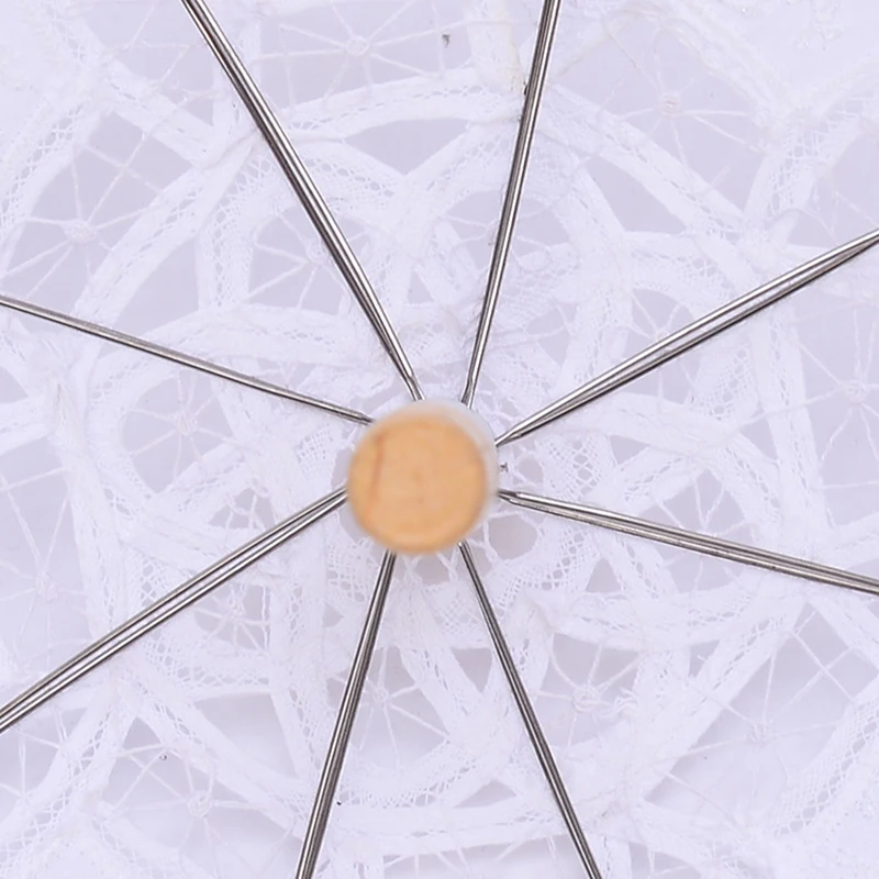 Белый кружевной зонтик для невесты маленький от солнца с цветком девочки