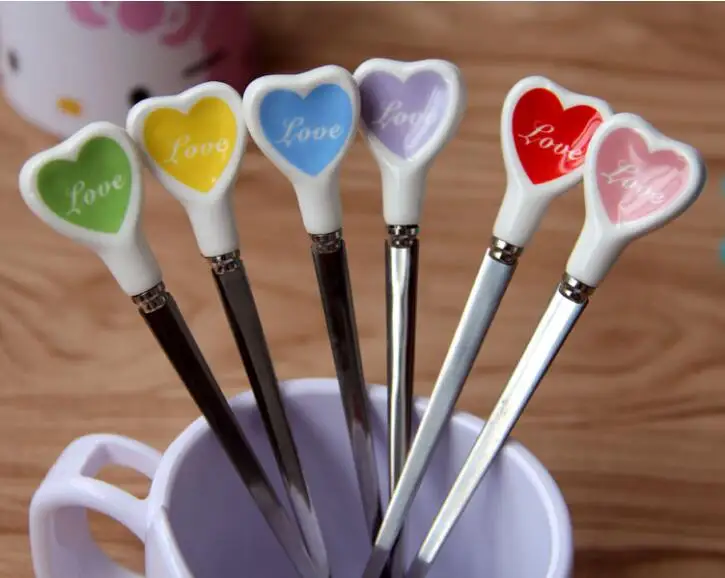 Десертная чайная ложка для мороженого многоцветные сердечки длинная