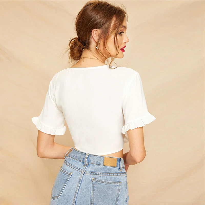 SHEIN Узелок спереди оборка манжеты укороченная блузка белая сексуальная глубокий v-образный вырез женские топы и блузка летние Однотонные блузки с коротким рукавом
