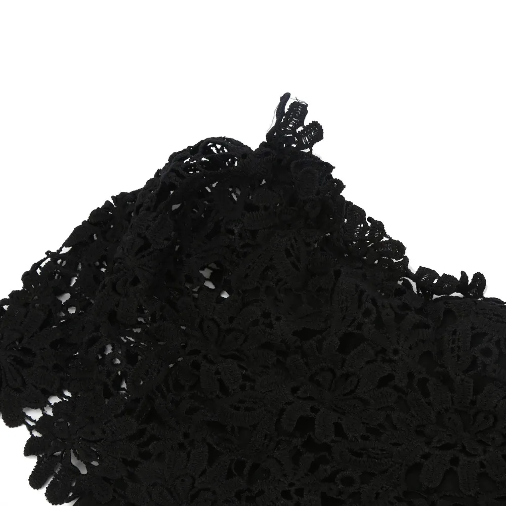 Летняя женская блузка белая шифоновая элегантная с открытыми плечами кружевная