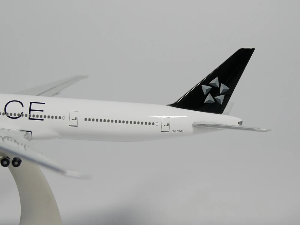 Hogan 1:500 EVA AIR Boing 777 300ER B 16701 STAR ALLIANCE литья под давлением модель самолета| |