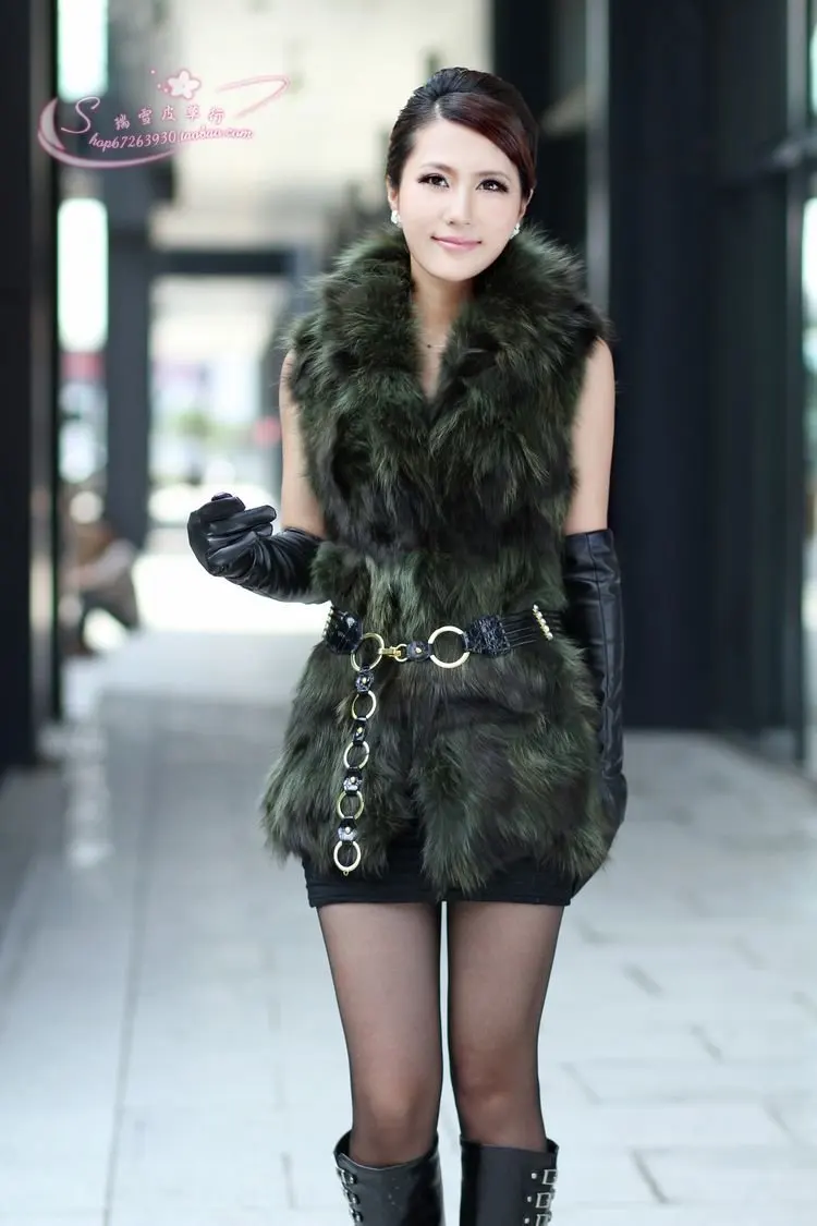 Роскошный женский жилет из натурального меха енота с ремнем зимний модель