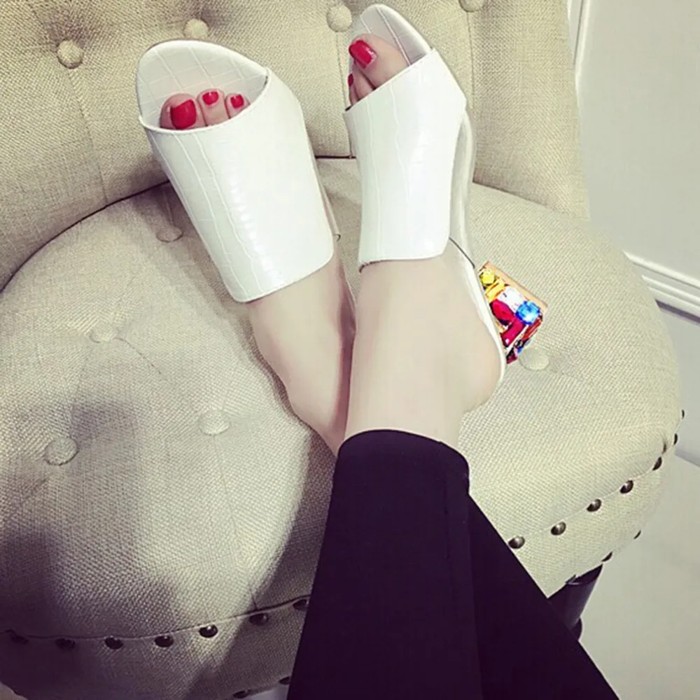 Модные стразы женские сандалии-шлепанцы летние босоножки с круглым открытым носком, украшенные стразами женские босоножки на высоком толстом каблуке
