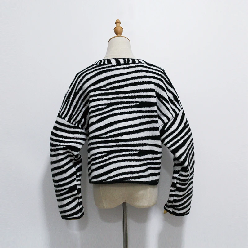 Autumn Women's Button Cardigan Sweater Korean Zebra Stripe Pattern 2018 New Knitting Top |