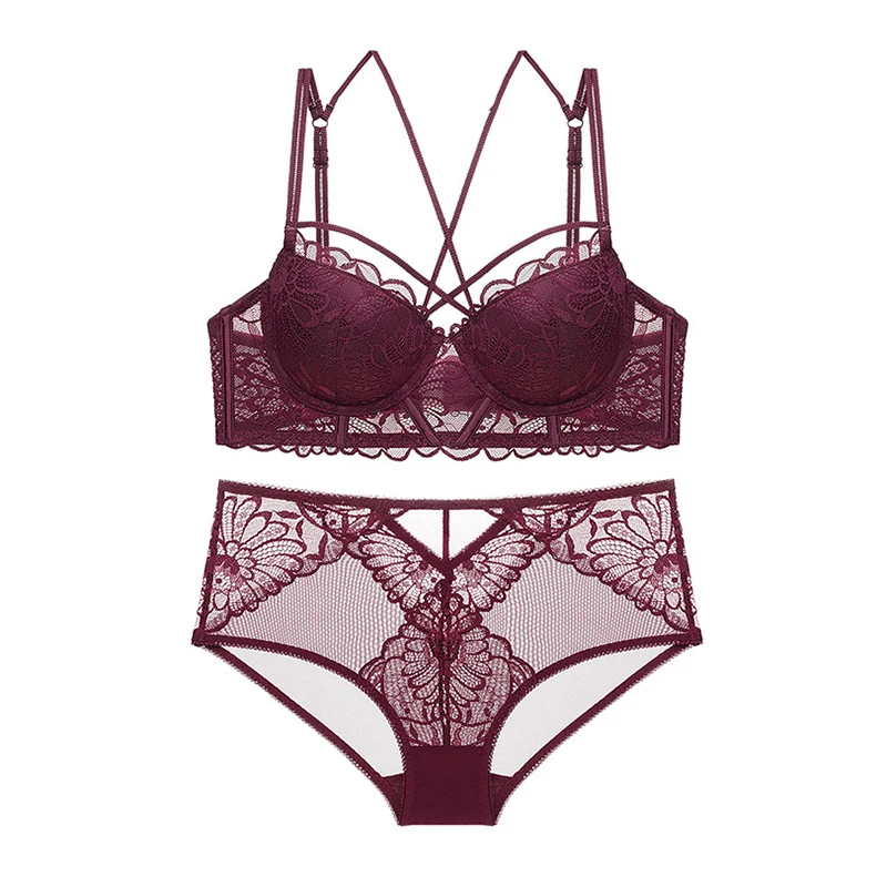Комплект женского кружевного нижнего белья с чашками пуш-ап и глубоким V-образным
