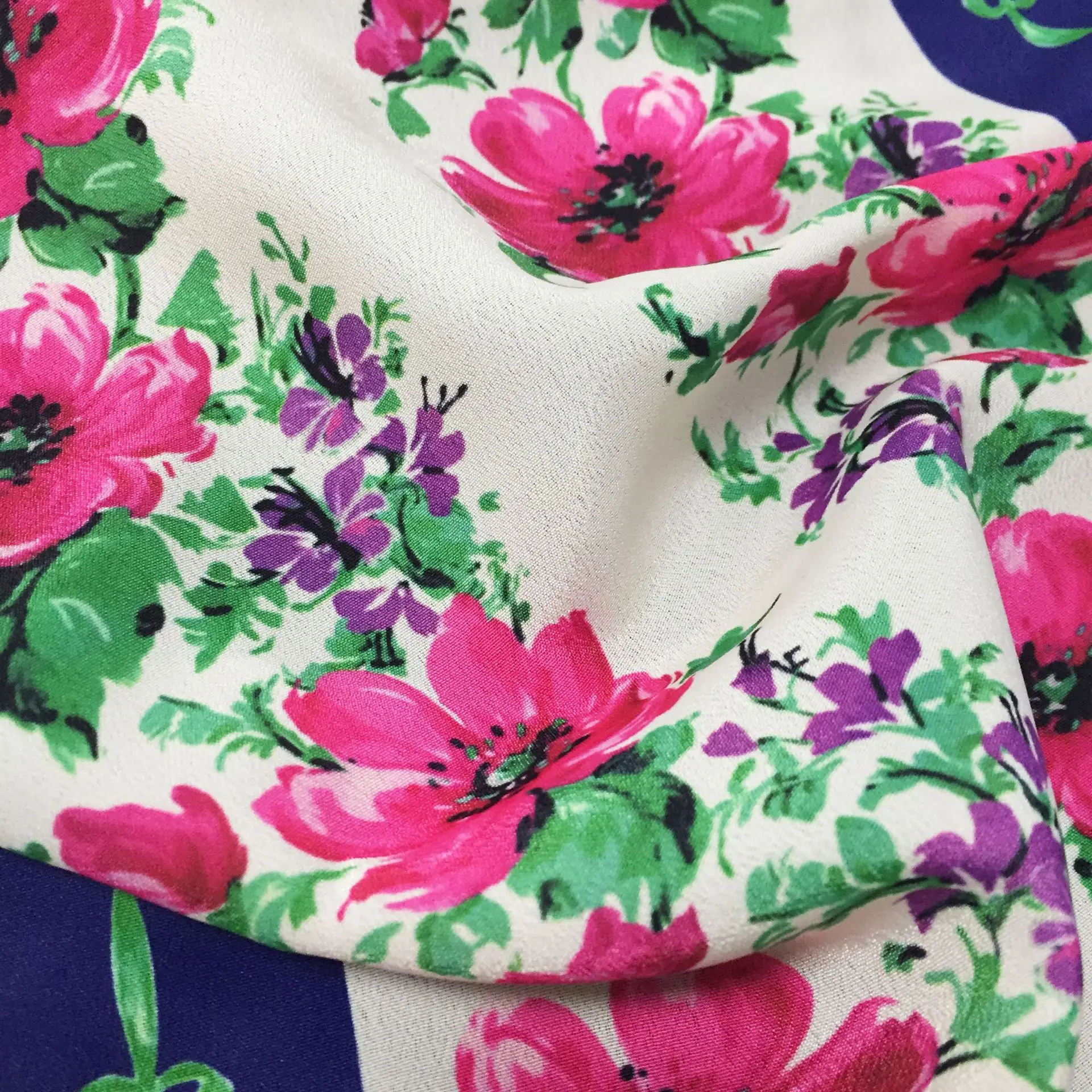 New spring and summer brand with the same pattern floral frame woven crepe de chine polyester printed fabric for dress trousers | Дом и сад
