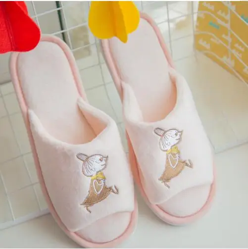 Pink slippers Moomin Новое поступление мультяшная розовая милая плюшевая подушка одеяло теплая мягкая подушка одеяло Muumi синяя подушка - Цвет: Pink slippers