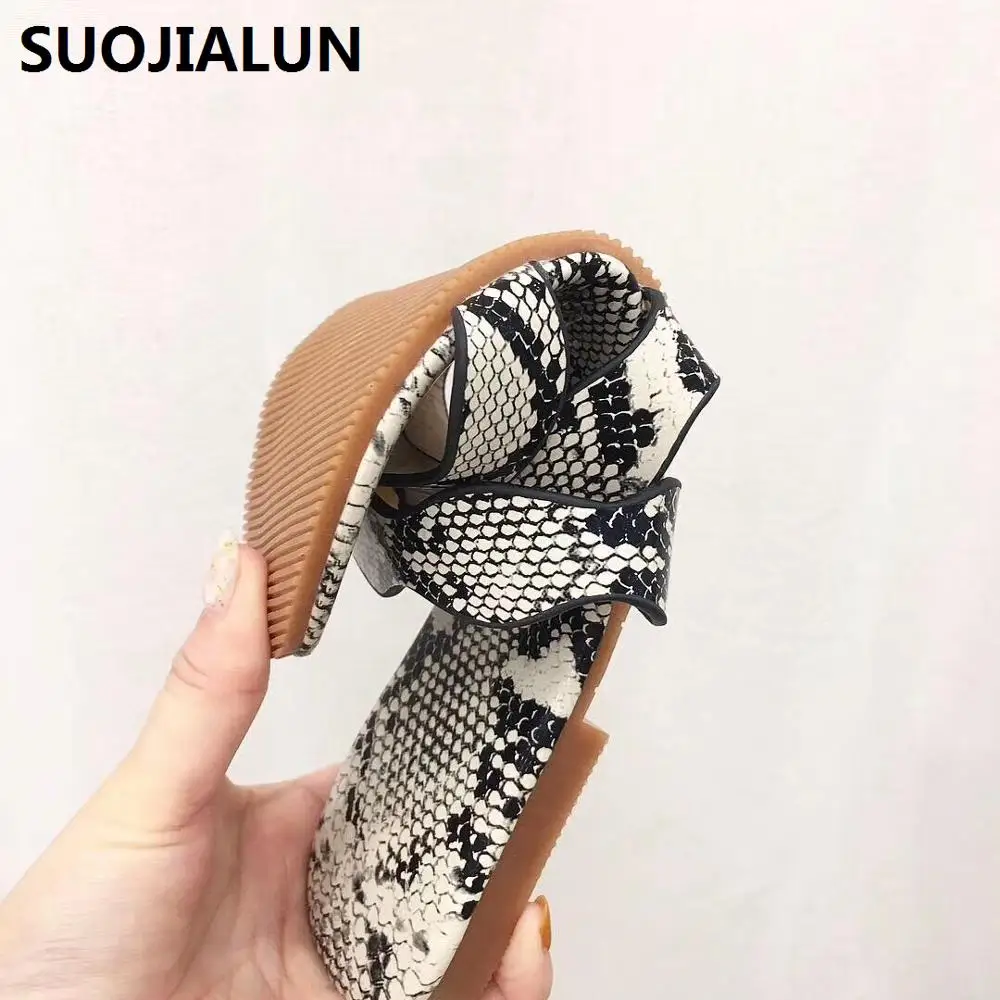 SUOJIALUN/2019 г. женские леопардовые сандалии на плоской подошве летние шлепанцы
