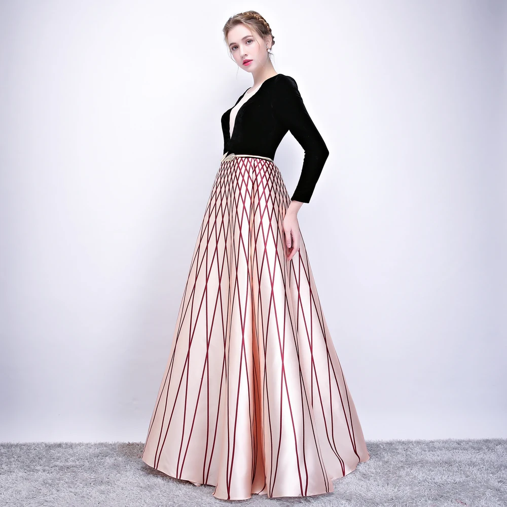 Женское вечернее платье SSYFashion черное велюровое в пол с бахромой и длинными