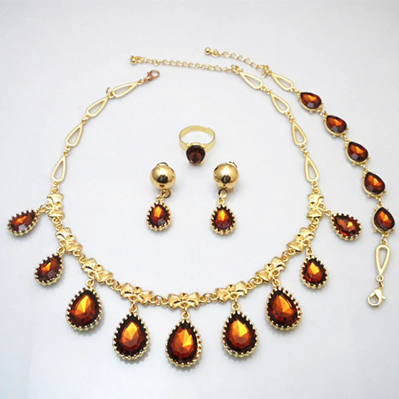 Золотистый роскошный кофейный цвет в форме капли с кристаллами очаровательный