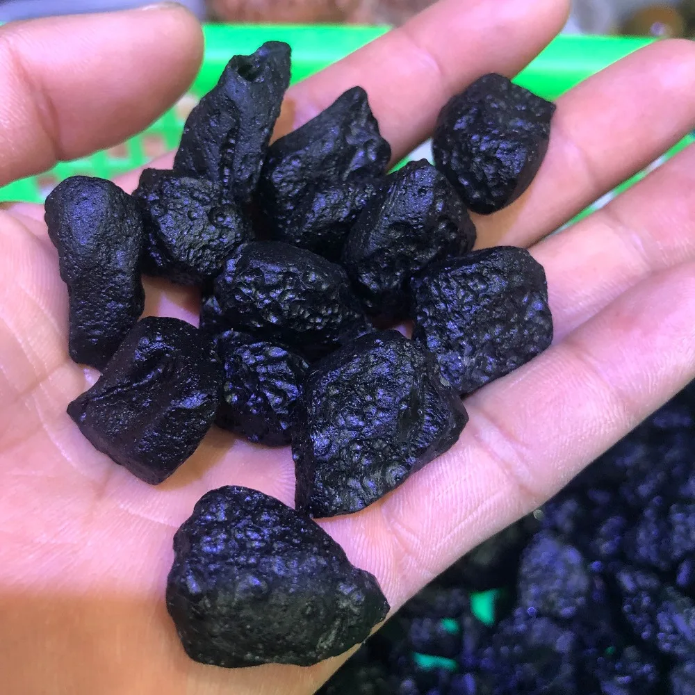 100GA натуральный образец черного индозинамического магнетита tektite|Камни| |