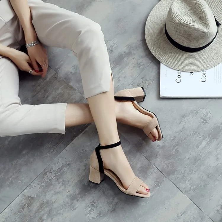 Женские сандалии на высоком каблуке летние с ремешками и пряжкой толстом большие