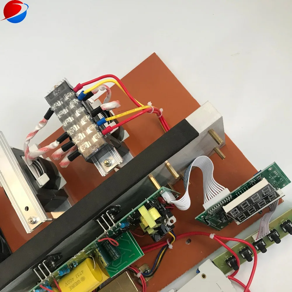 Высокая мощность 2000 Вт ультразвуковая волна pcb генератор 20 кГц 25 28 30 33 40 для чистки
