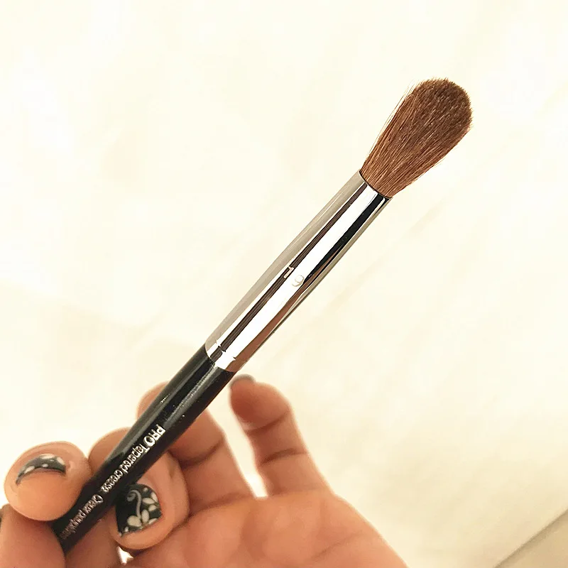 Брендовое платье с большим для смешивания теней для век кисти деревянной ручкой Профессиональный Нос тени для век Кисть для растушевки теней кисть для хайлайтера 1 шт