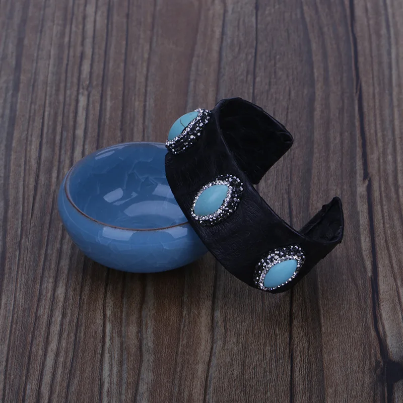 Классический тройной Овальный Голубой Бирюзовый Howlite очарование проложить
