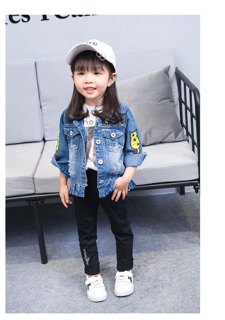 

Girls denim jacket spring and autumn 2018 new Korean version of children's clothing cartoon embroidered baby jacket jeans