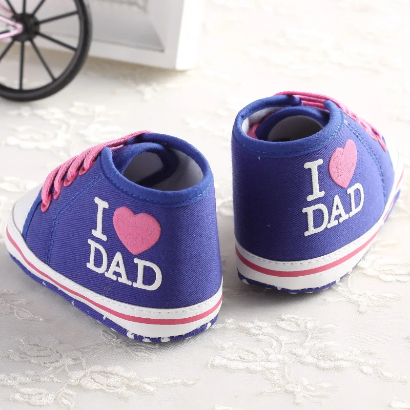 I LOVE MUM DAD/Весенняя парусиновая обувь для маленьких девочек и мальчиков; кроссовки для новорожденных; шикарные спортивные кроссовки со звездами