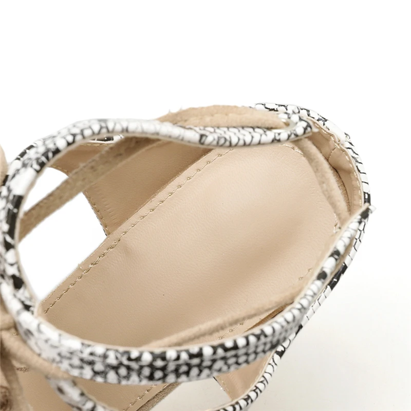 Новинка 2019 женские сандалии с бахромой на шнуровке летняя обувь модные открытым
