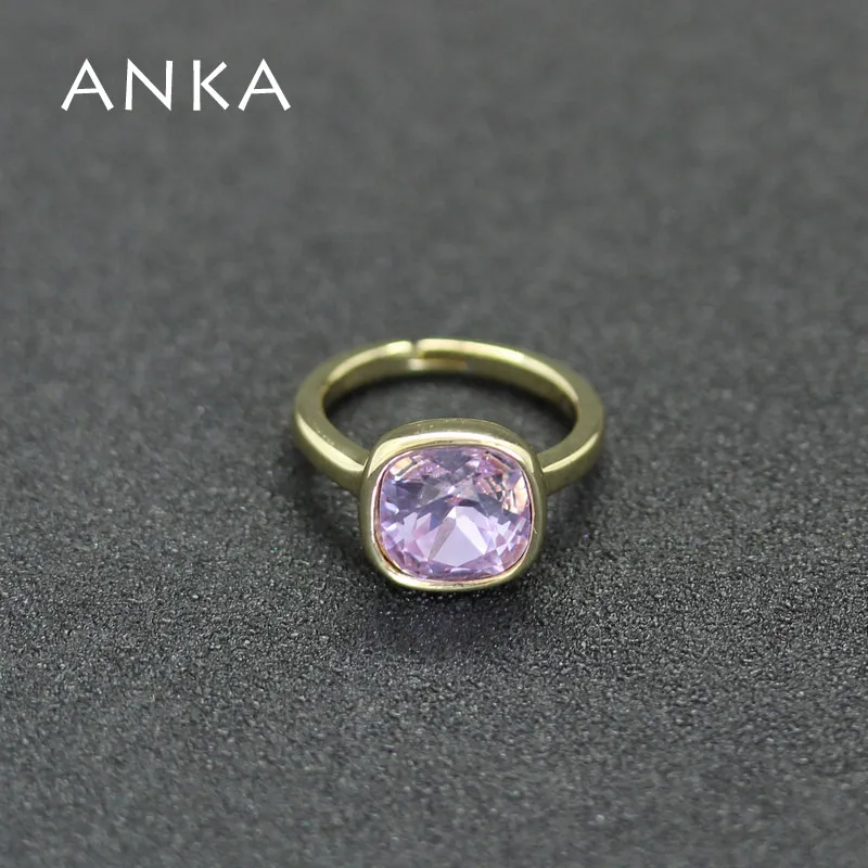 Анка высокого качества в виде геометрических фигур с украшением кристаллов