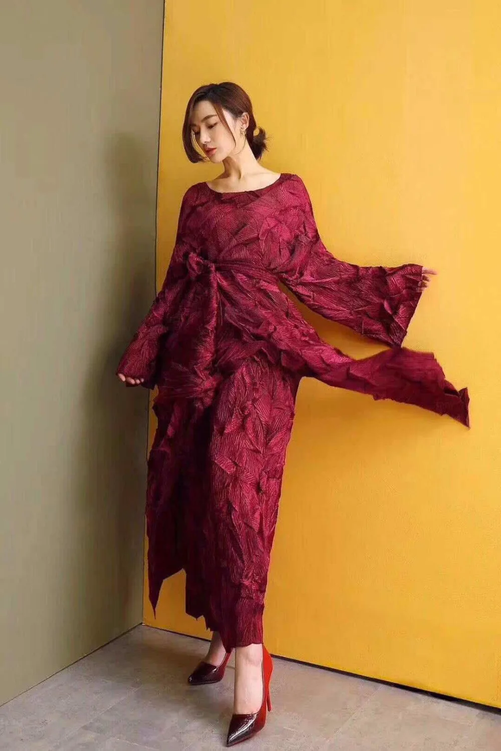 Miyake fold осенний комплект из двух предметов, плиссированная ветровка с длинными рукавами+ большое свободное платье с короткими рукавами