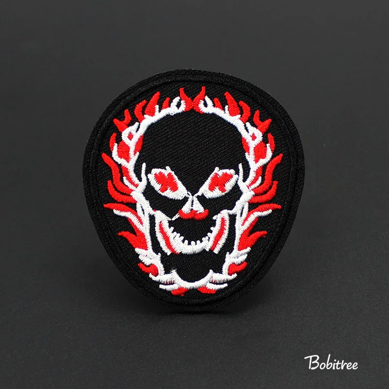 2020 новый мотив с красным пламенем и черным черепом вышитый фотоэлемент для