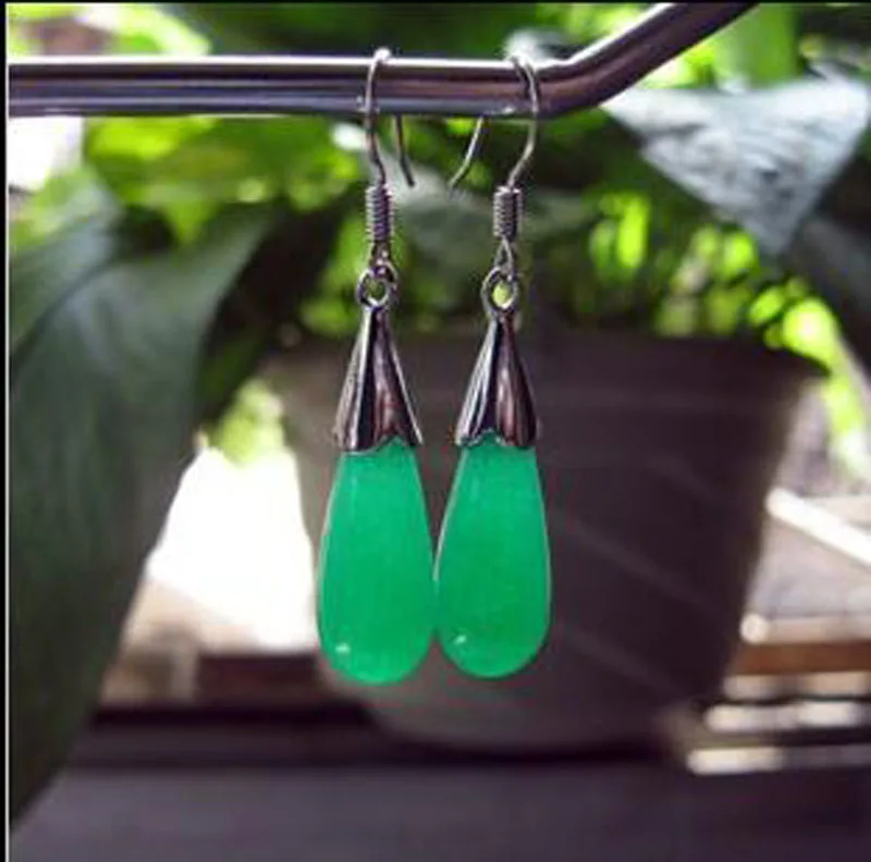 Бесплатная доставка Miss jewelry новая пара зеленые Серебряные длинные серьги в форме