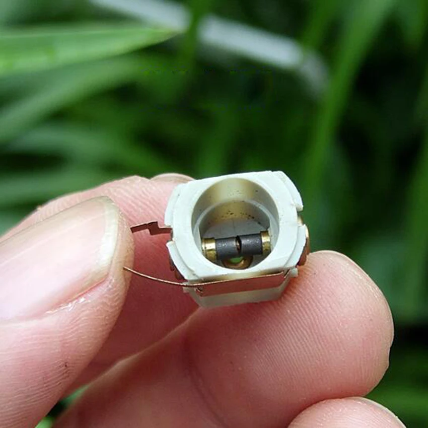 Компенсирующий мини двигатель с угольной щеткой пятиполюсный желобный ротор