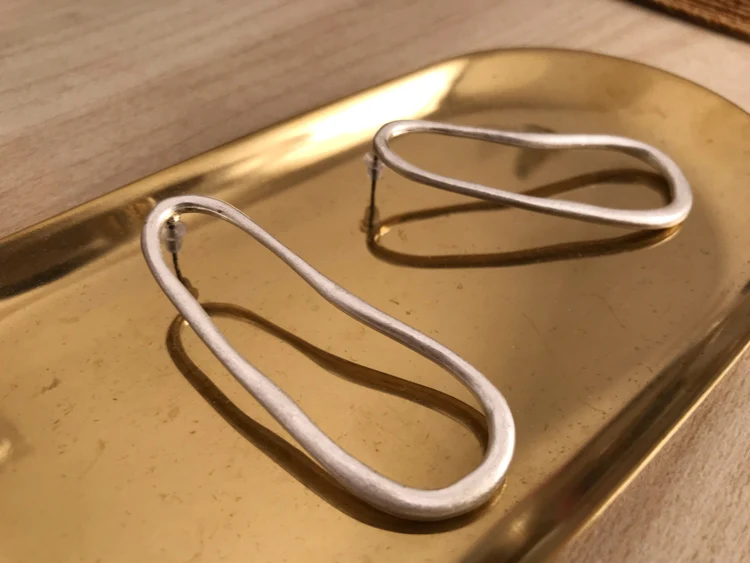 Женские серьги-гвоздики в стиле панк | Украшения и аксессуары