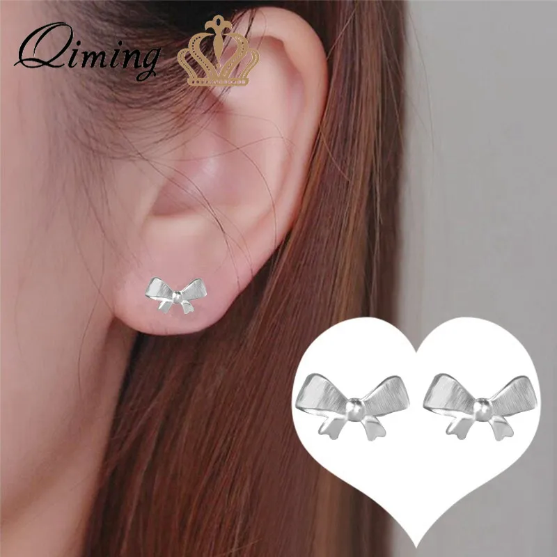 От магазина QIMING простое с милым бантом серьги для девочки ясельного возраста