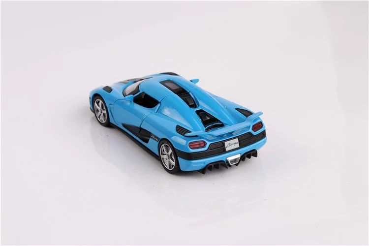 Модель спортивного автомобиля Koenigsegg изысканная литая модель игрушки 1/32| |